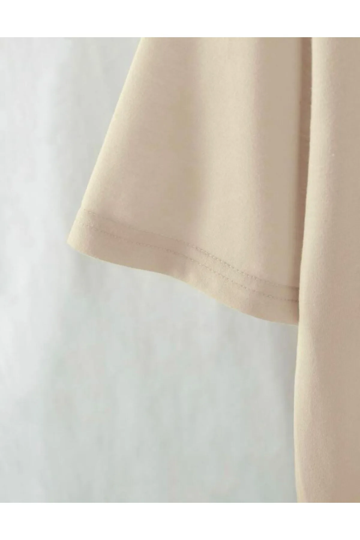 Medinenur Kelebekler Baskılı Basic T-Shirt