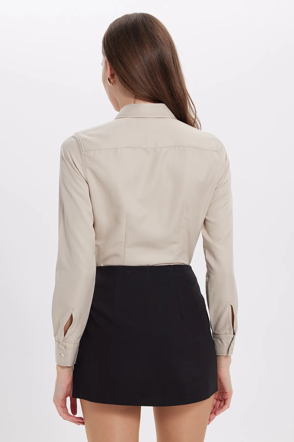 Tudors Kadın Slim Fit Dar Kesim Vücuda Oturan Uzun Kollu Açık Bej Basic Gömlek